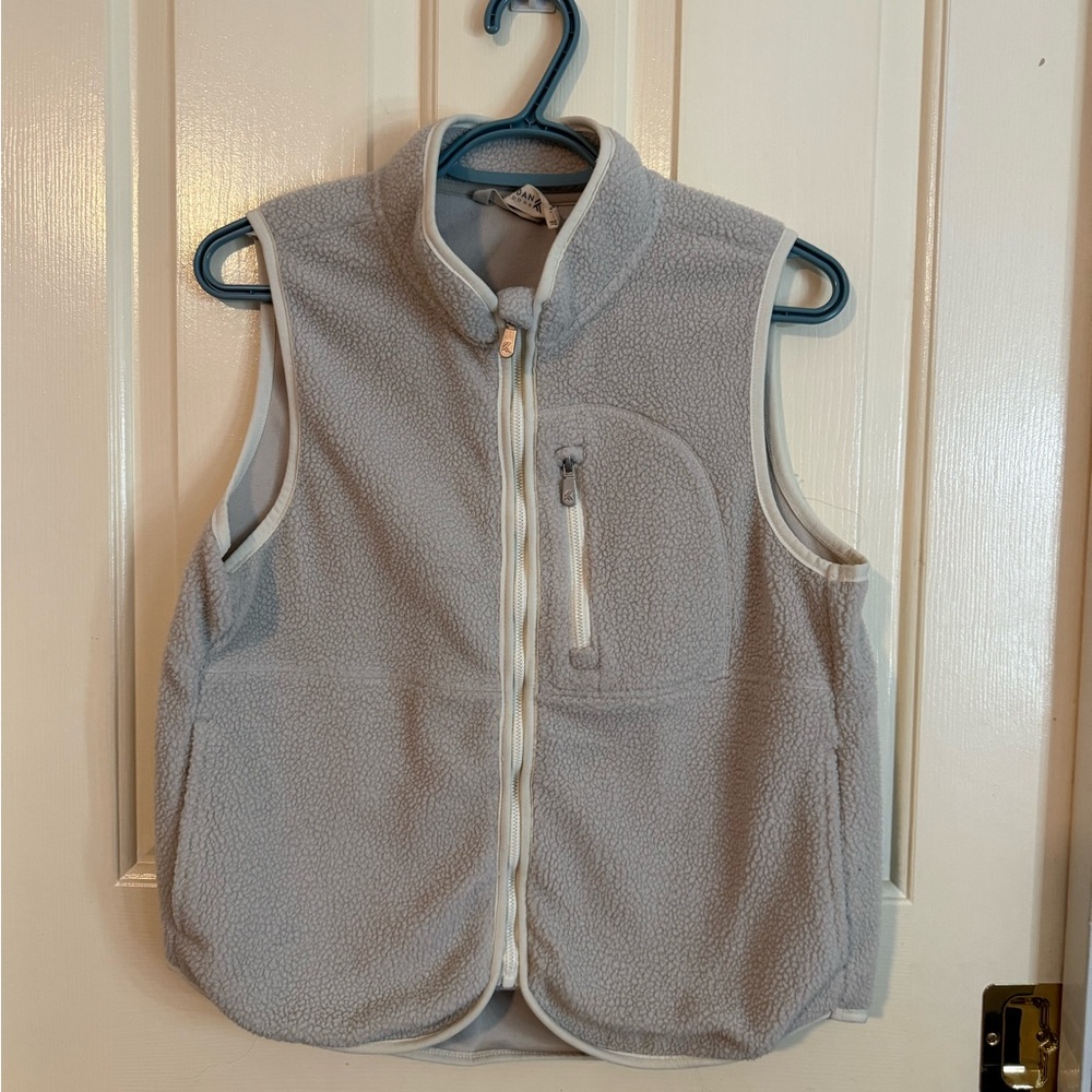 Women’s Gray Fleece Vest